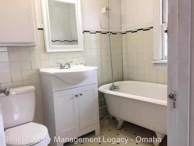 1 Br Bath House 4944 2 Charles Street Als Omaha Ne Building Photo 1 Br Bath House 4944 2 Charles Street