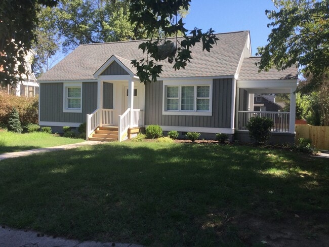 2 Bed 1 Bath Renovated Home Forest Hill Park/Woodland Heights Area - 2 Bed 1 Bath Renovated Home Forest Hill Park/Woodland Heights Area
