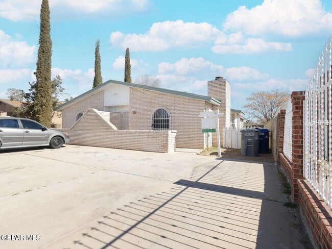 Foto del edificio - 2918 E Glen Dr