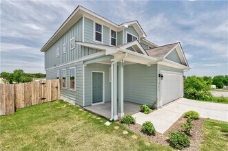 Building Photo - 741 Twisted Oaks Ln
