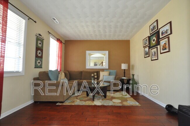 Building Photo - 1024 Long Beeches Ave