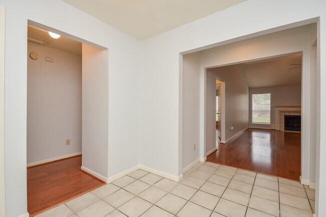 Foto del edificio - 1319 Irish Mist Ct