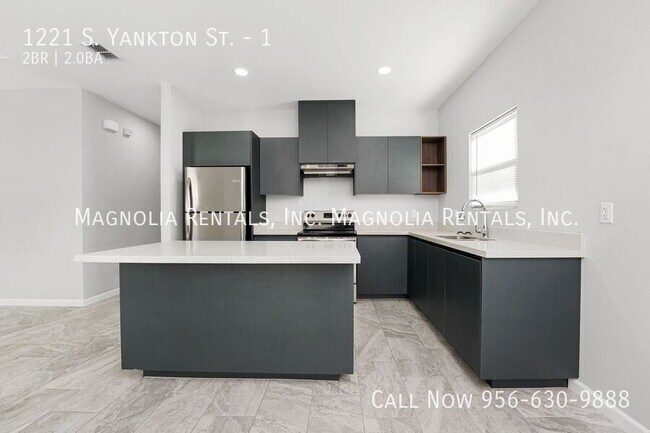 Foto del edificio - 1221 S Yankton St