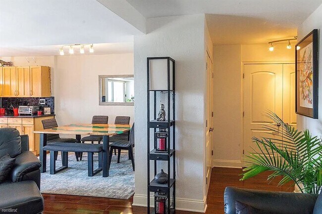 Foto del edificio - 2 br, 1 bath Condo - 2 Adams Street 1610