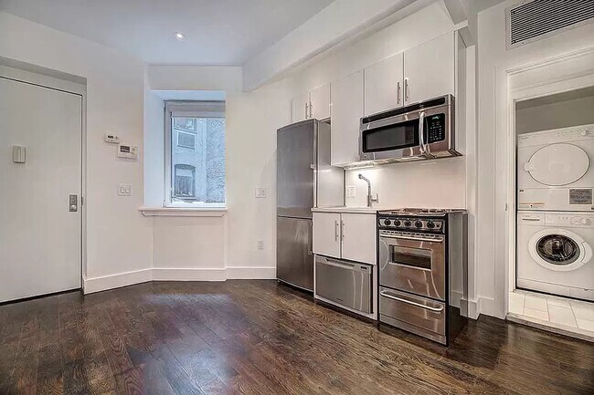 Building Photo - 143 Ludlow Street