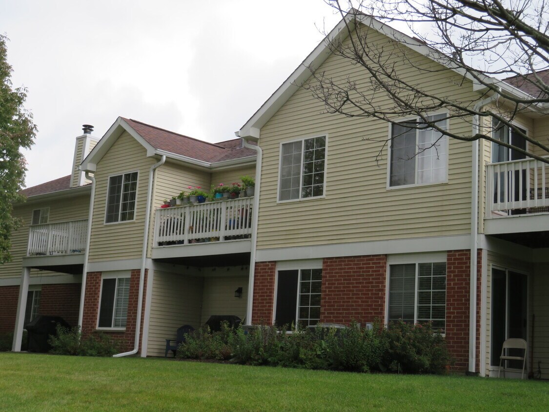 1540 Thornfield Ln Unit 6, Roselle, IL 60172 Condo for Rent in Roselle, IL