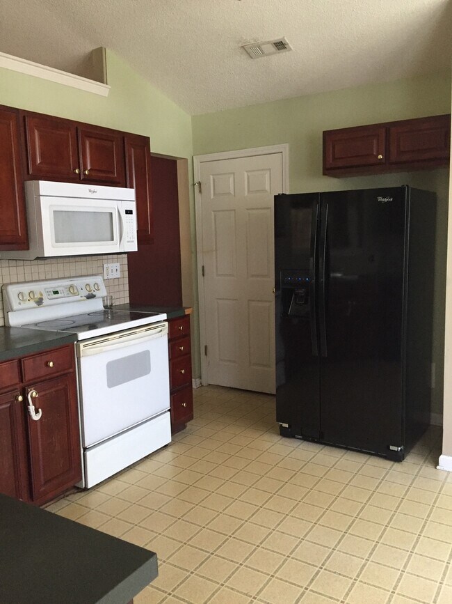 Foto del edificio - 3 Bedroom with Bonus in Easley!