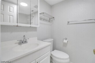 Building Photo - 4635 Bayshore Dr