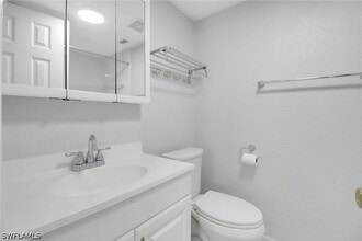 Building Photo - 4635 Bayshore Dr