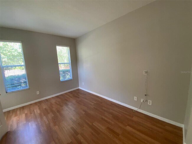 Foto del edificio - 2408 Temple Grove Ln