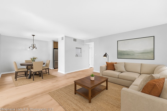 Foto del edificio - 22 Newberry Ln