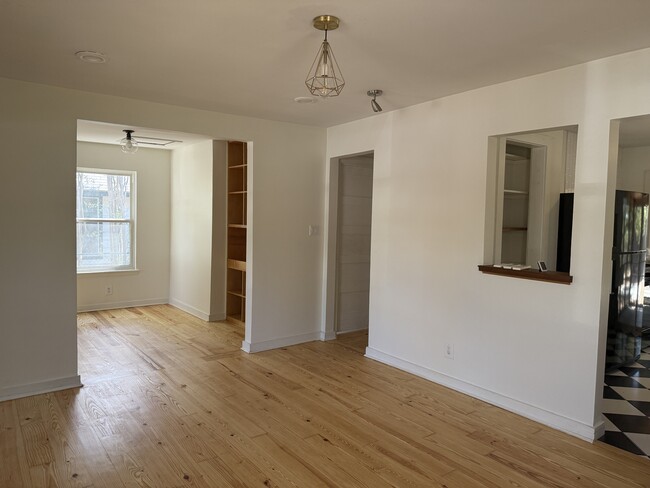 Building Photo - 6115 Felix Ave