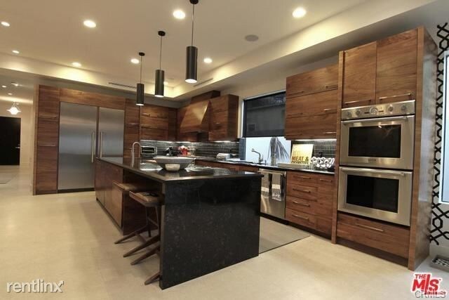 Building Photo - 528 N Crescent Heights Blvd