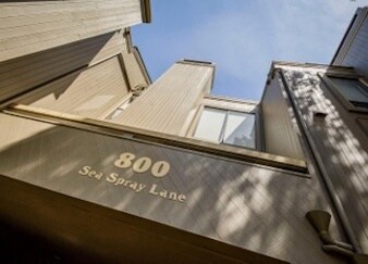 Building Entrance - 800 Sea Spray Ln
