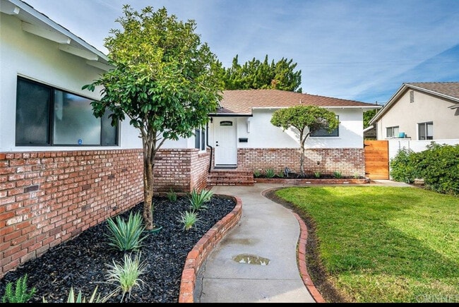 Building Photo - 5363 Garden Grove Ave