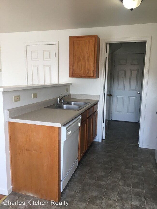 Foto del edificio - 3 br, 1.5 bath House - 3915 Village Drive