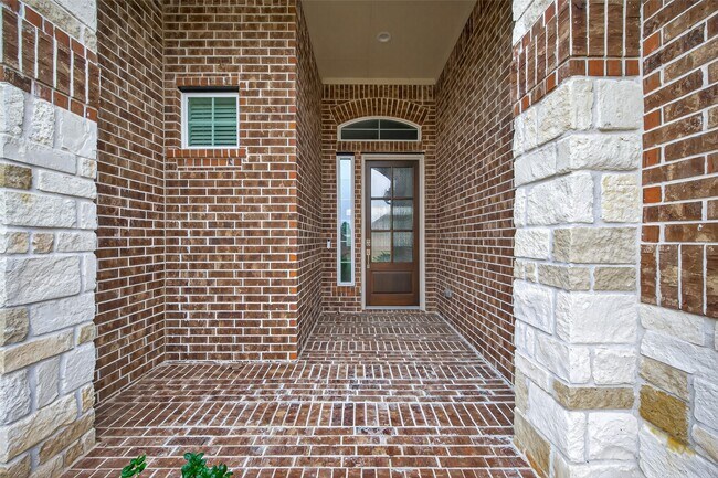 Building Photo - 18338 Tiger Flowers Dr