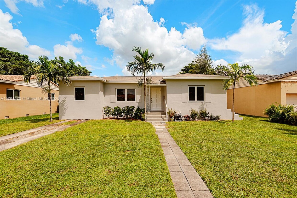 Foto principal - 141 Whitethorn Dr