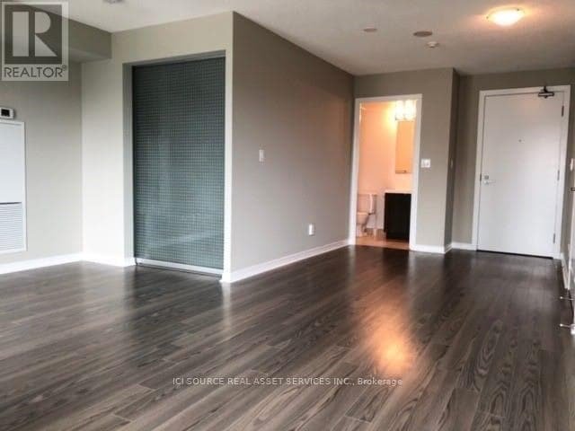 Building Photo - 352 Front St W