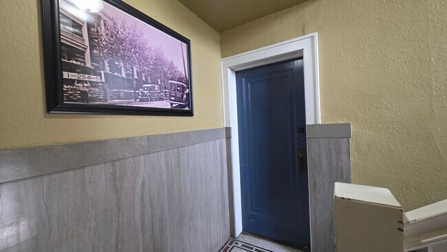 Foto del edificio - Beautifully Designed 2BR|1BA | Coming Soon!
