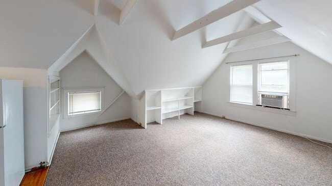 Building Photo - 1322 S Forest Ave