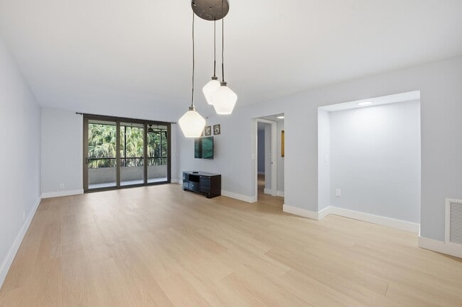 Photo - 2070 Homewood Blvd