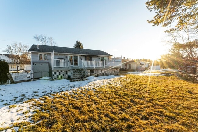 Building Photo - 50 Laurel Cir