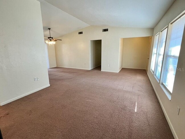 Foto del edificio - 5210 NW 24th Pl