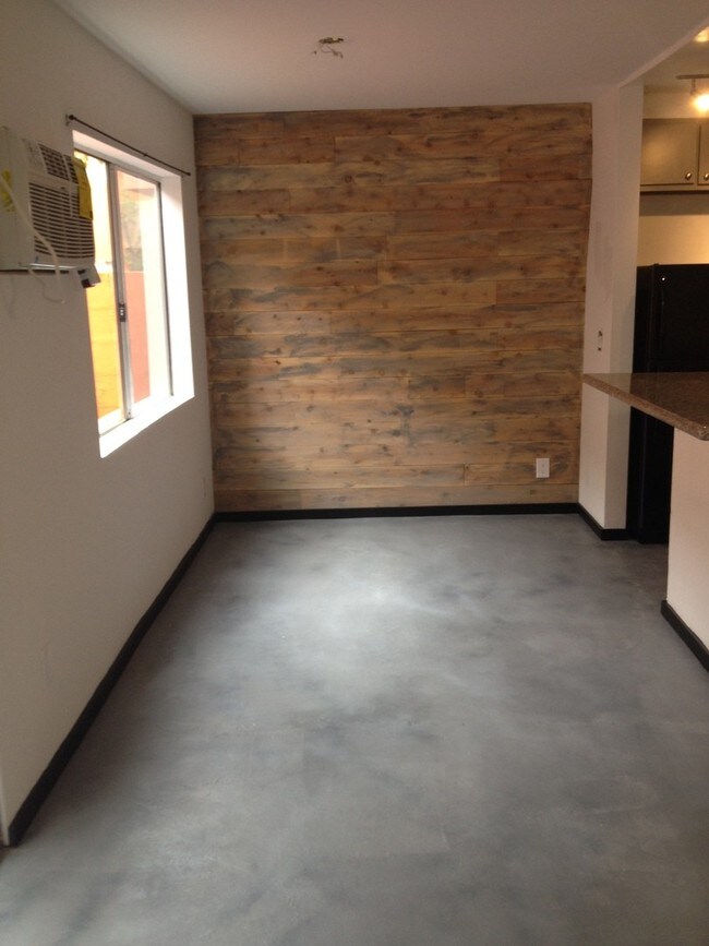 Foto del edificio - 3759 W 27th St