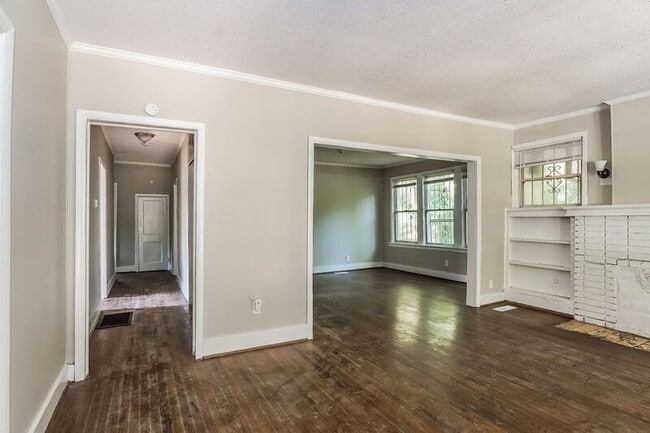 Building Photo - 304 52nd St