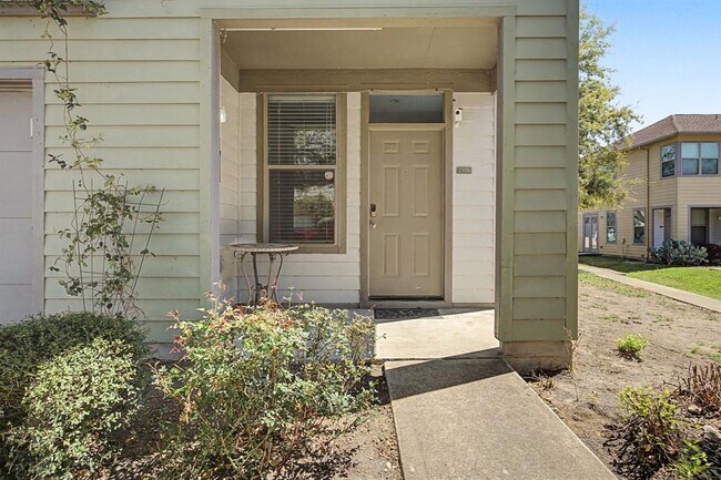 Foto del edificio - 1201 Grove Blvd