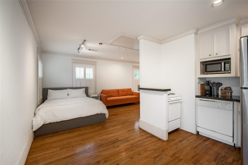 Foto principal - 842 W 22nd St