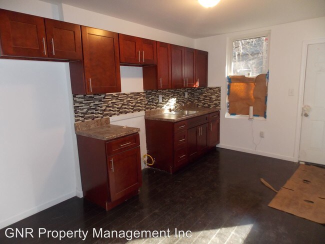 Building Photo - 1715 N 27th St
