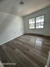 Building Photo - 1042C Aberdeen Dr