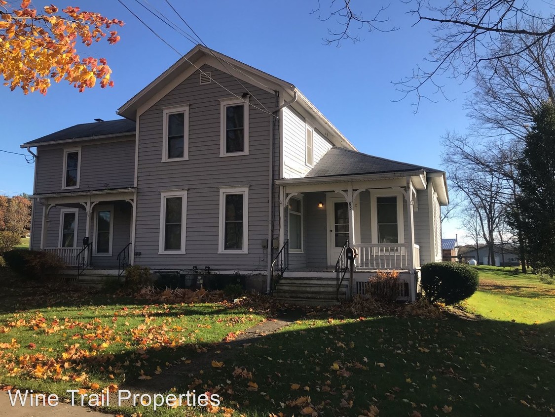 Primary Photo - 2 br, 1 bath Apartment - 93 Bigelow Ave