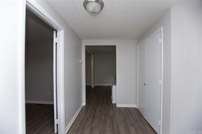 Building Photo - 22.5 Daven Ct