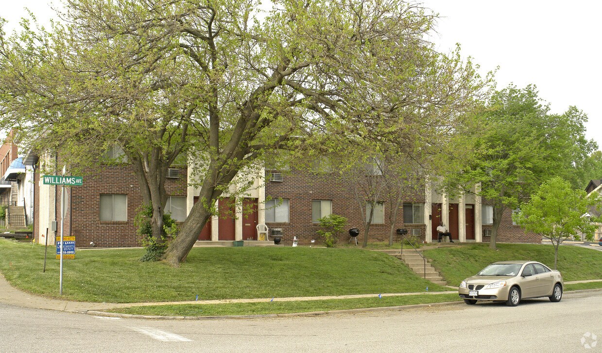 Primary Photo - 7457-7471 Williams Ave