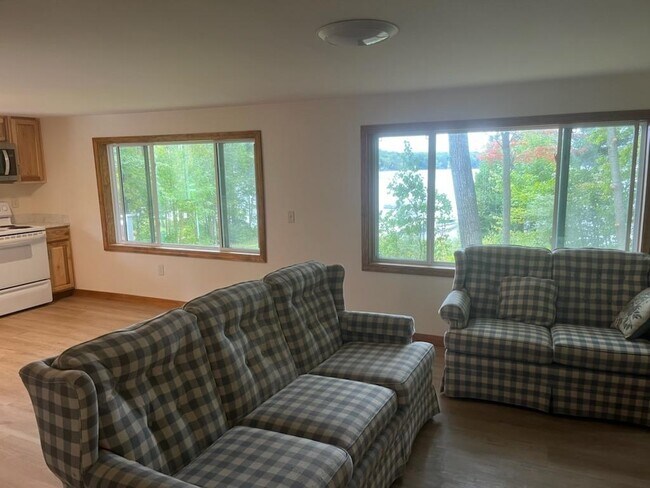 Foto del edificio - 172 Pinkhams Cove Rd