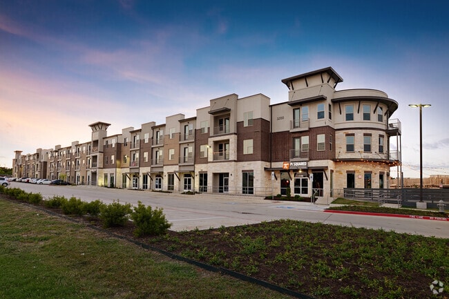 STUDENT APARTMENTS DENTON visual data 8