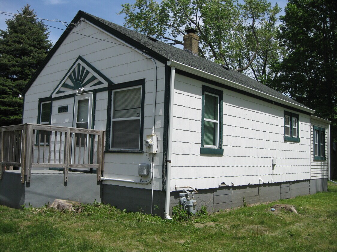 Primary Photo - 3330 9th St