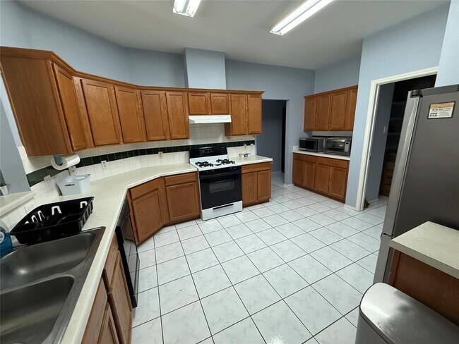 Building Photo - 2562 Vernell Way