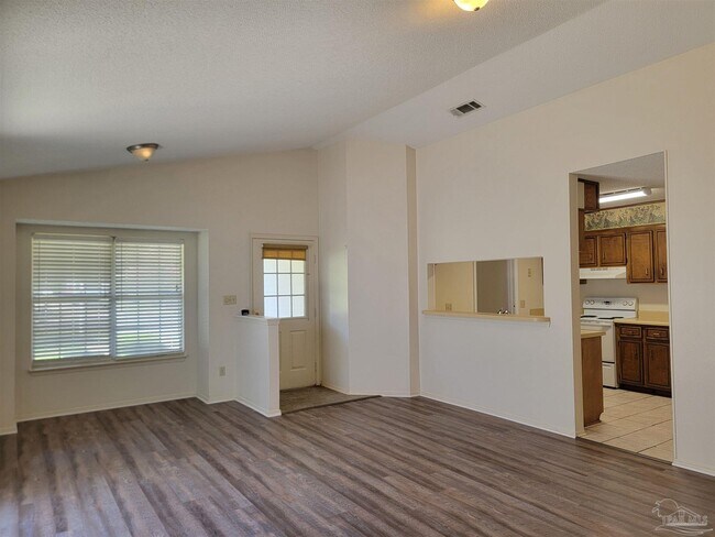 Building Photo - 8146 Treetop Ln