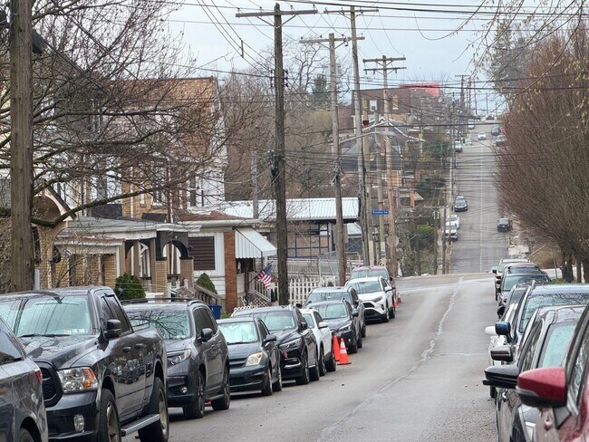 Foto del edificio - 1514 Fallowfield Ave