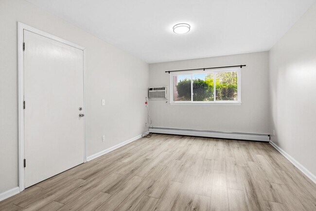 Foto del edificio - 587 54th St SE