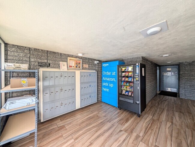 Building Photo - 2117 Haste St