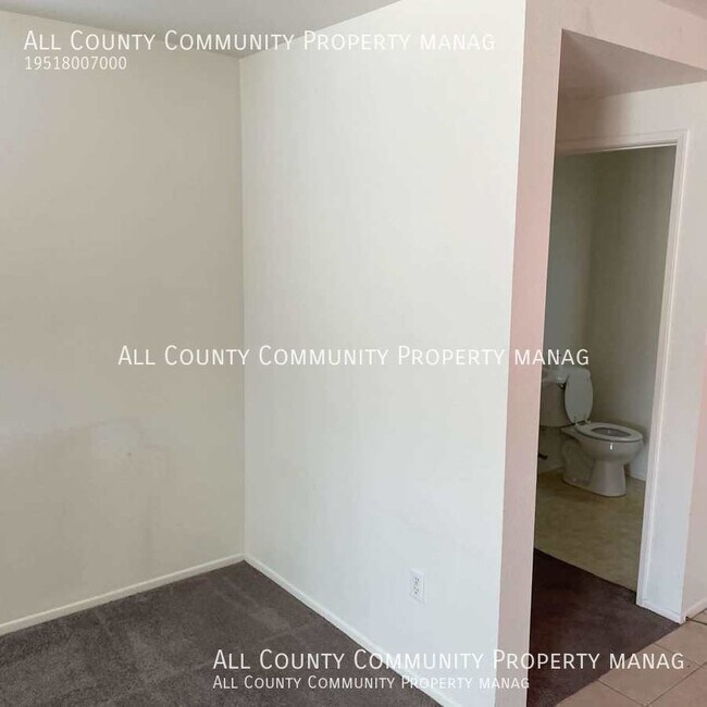 Building Photo - 3 Bed 2 Bath + Loft Two Story Home for Ren...