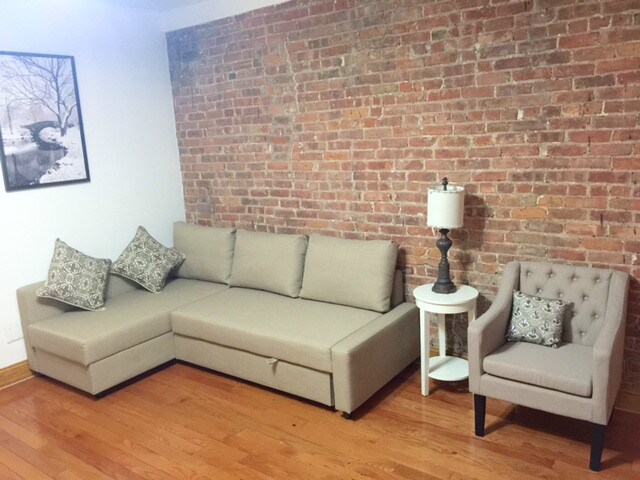 Primary Photo - 402 E 116th St