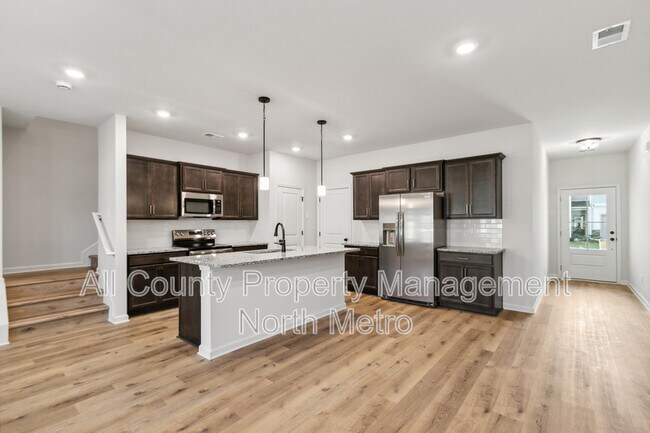 Building Photo - 328 Mountain Blvd S