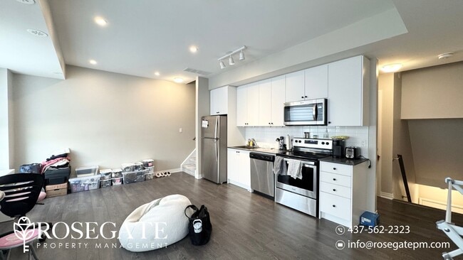 Building Photo - Newly Renovated 2-Bedroom, 1.5-Bath Townho...
