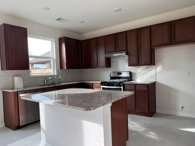 Building Photo - 7118 Escondido Dr